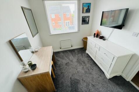 BEDROOM 3