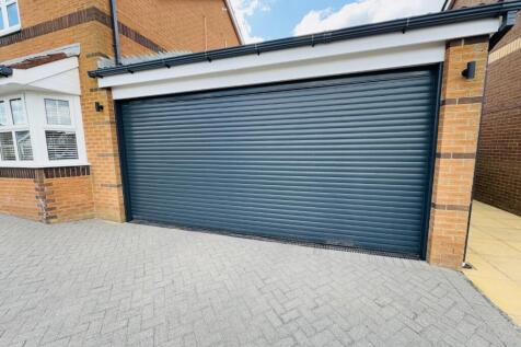 DOUBLE GARAGE