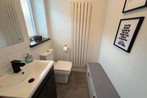 GUEST TOILET