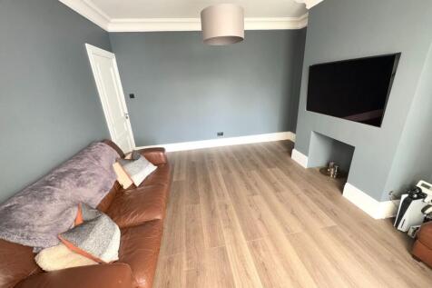 REAR RECEPTION ROOM