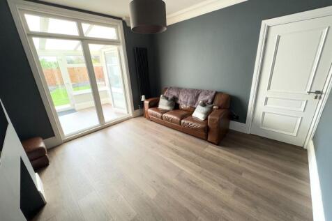 REAR RECEPTION ROOM