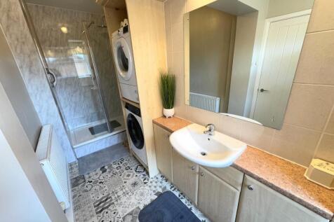 GROUND FLOOR SHOWER ROOM &amp; UTILITY