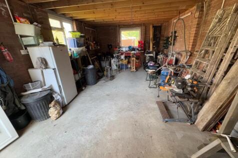 GARAGE/WORKSHOP