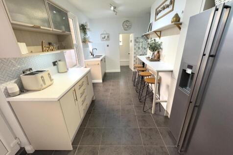 KITCHEN/BREAKFAST ROOM