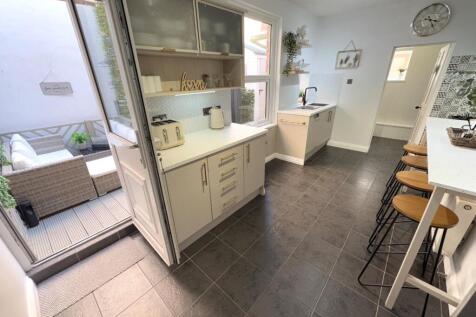 KITCHEN/BREAKFAST ROOM