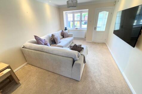LOUNGE/DINING