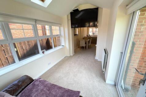GARDEN ROOM