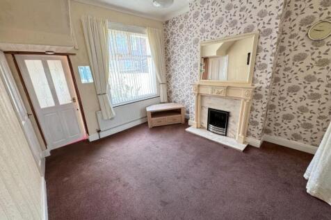 REAR RECEPTION ROOM