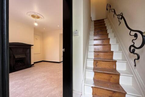 ENTRANCE/STAIRS