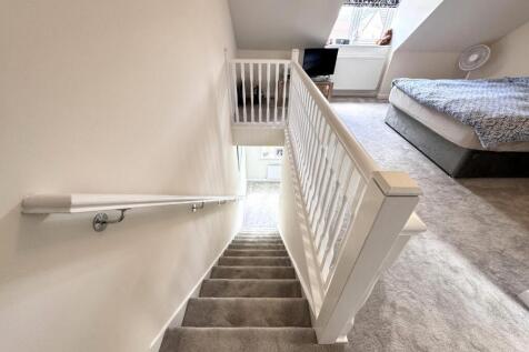 STAIRS TO MASTER BEDROOM