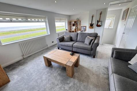 FIRST FLOOR LOUNGE