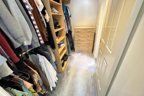 DRESSING ROOM