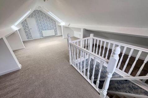 ATTIC ROOM