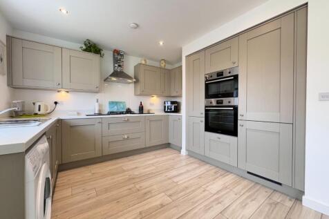 KITCHEN/DINER/FAMILY ROOM