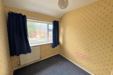 BEDROOM 3 ( FRONT)