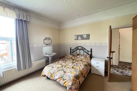 BEDROOM (FIRST FLOOR)
