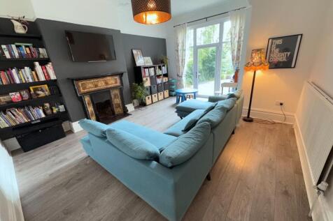 REAR RECEPTION ROOM