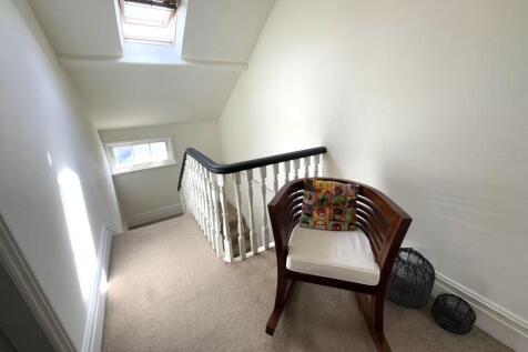 TOP FLOOR LANDING