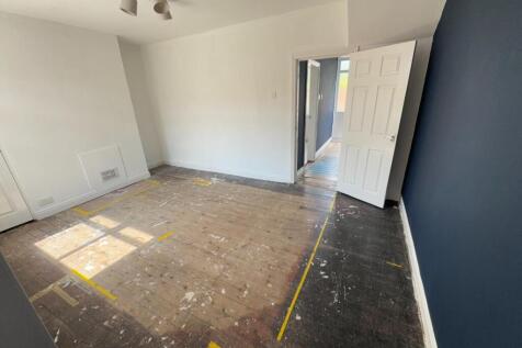 REAR RECEPTION ROOM