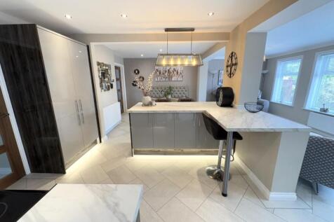 KITCHEN/DINER/FAMILY