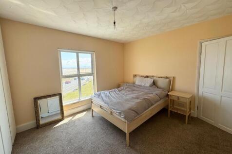 BEDROOM (2ND FLOOR)