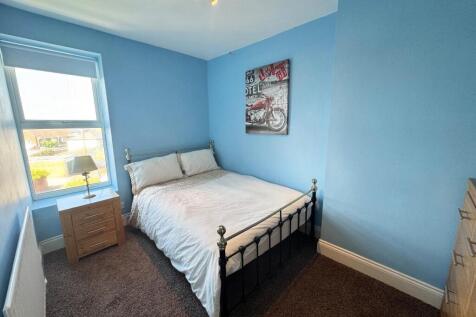BEDROOM (2ND FLOOR)