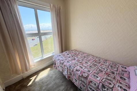 BEDROOM (2ND FLOOR)