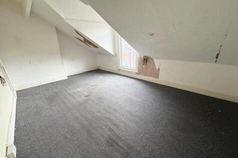 BEDROOM 4 (FRONT)
