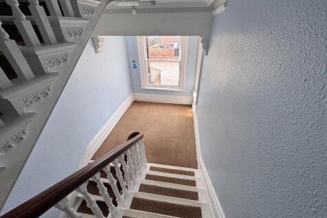 COMMUNAL STAIRS