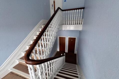 COMMUNAL STAIRS
