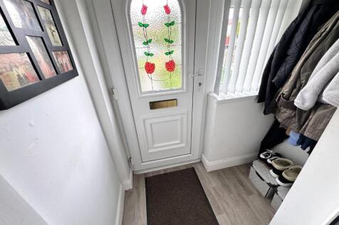 ENTRANCE PORCH