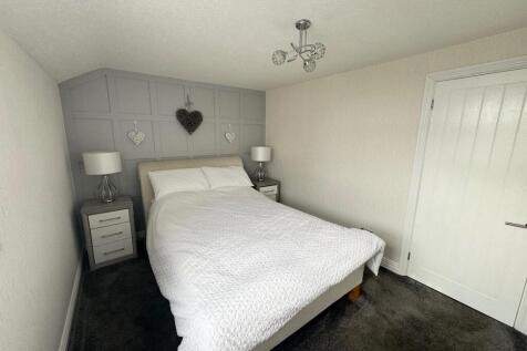 BEDROOM 1 (FRONT)
