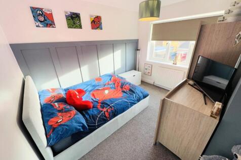 BEDROOM 3