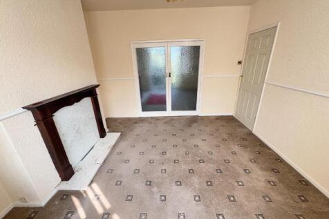 FRONT LOUNGE