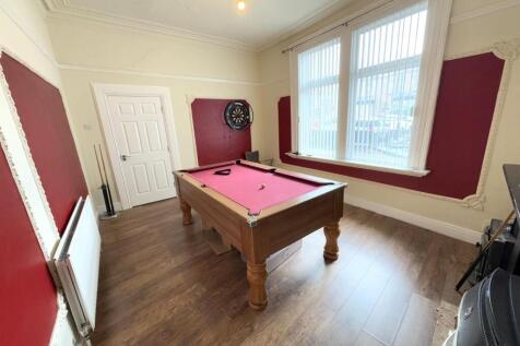 FRONT RECEPTION ROOM