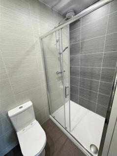 GROUND FLOOR SHOWER ROOM