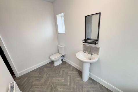 BATHROOM ONE