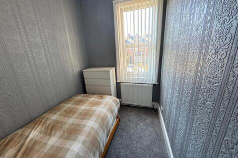 BEDROOM FIVE