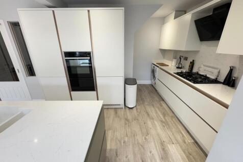 DINING KITCHEN FAMILY AREA