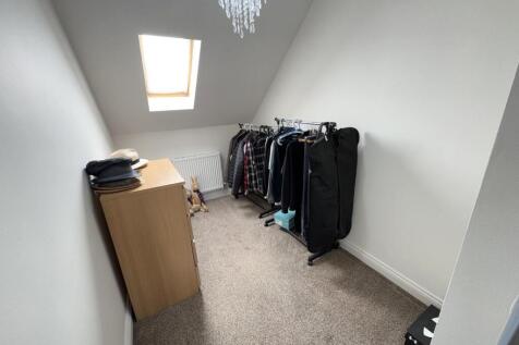 DRESSING ROOM