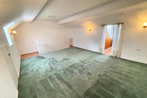 ATTIC ROOM