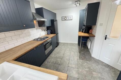 KITCHEN/BREAKFAST ROOM