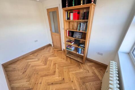 STUDY/RECEPTION ROOM