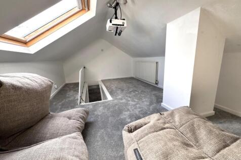 ATTIC ROOM