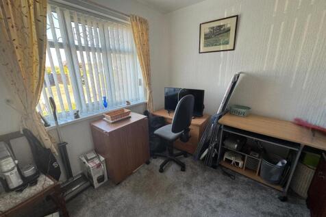 BEDROOM 2 (FRONT)