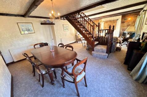 LOUNGE & DINING ROOM