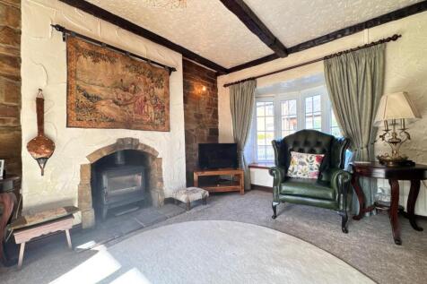 LOUNGE & DINING ROOM