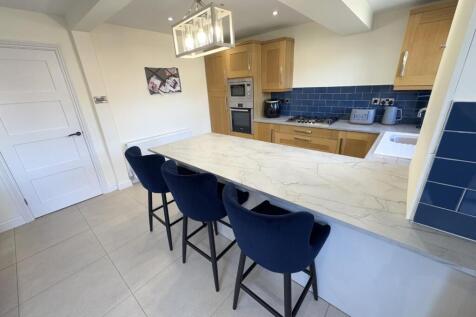 KITCHEN/DINER/FAMILY ROOM