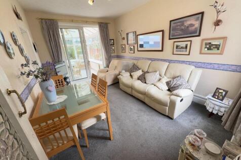 SITTING &amp; DINING ROOM