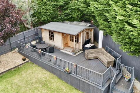 SUMMERHOUSE